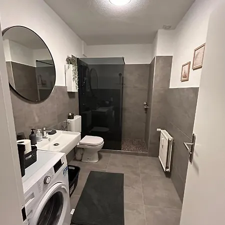 Europa Naehe Duesseldorf Messe, Airport Apartment