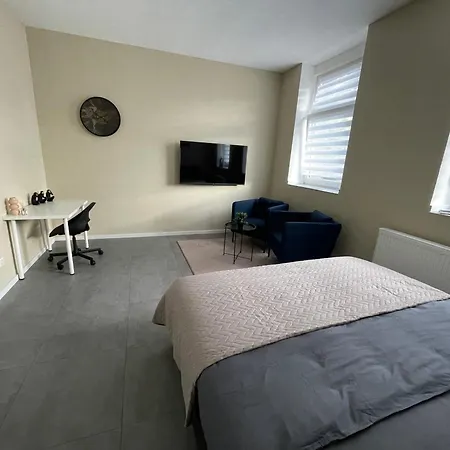 Europa Naehe Duesseldorf Messe, Airport *